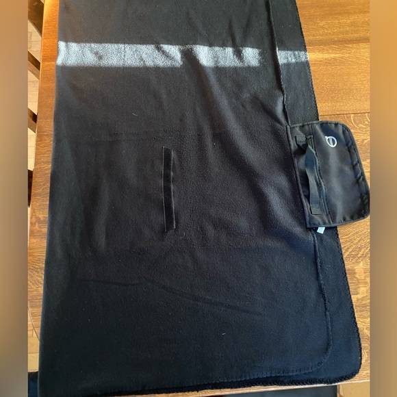 Fleece-covered Volvo accessory for the car - Picture 2 of 5